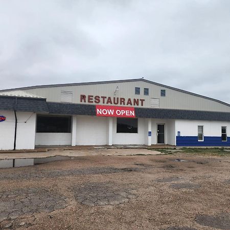 1St Inn By Oyo Quinter Hwy 70 Ks Екстериор снимка